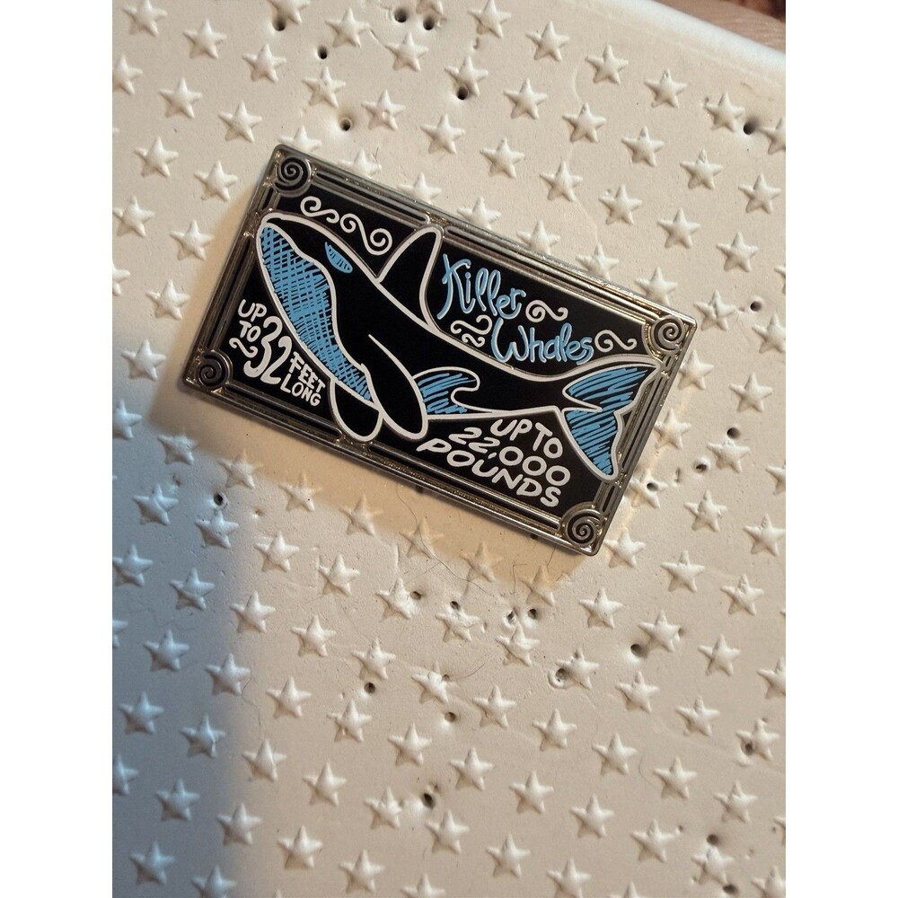 Sea World Seaworld Vintage Facts Killer Whales Orca RARE Trading Pin Whale